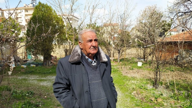 Yunak'ta Yaşlı Adamın Yardımına Polis Koştu