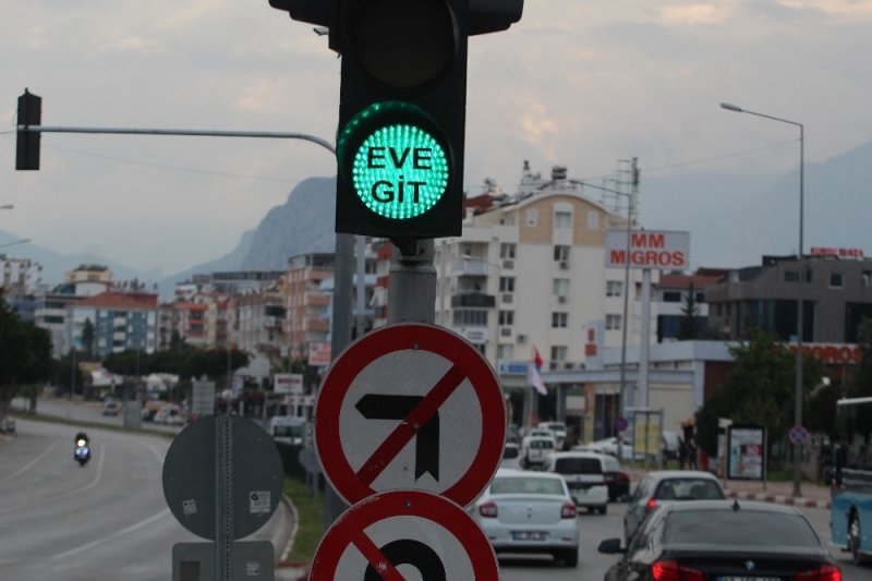 Antalyalılar Işıklarda Şaşkınlık Yaşadılar