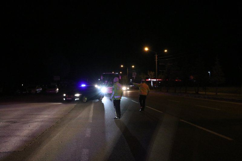 Kıbrıs'tan Gelen Öğrenciler Niğde'de Yurda Yerleştirildi