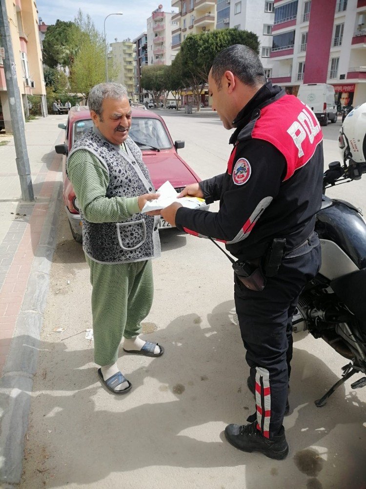 Mersin'de Evinden Çıkamayanlara Polis Desteği