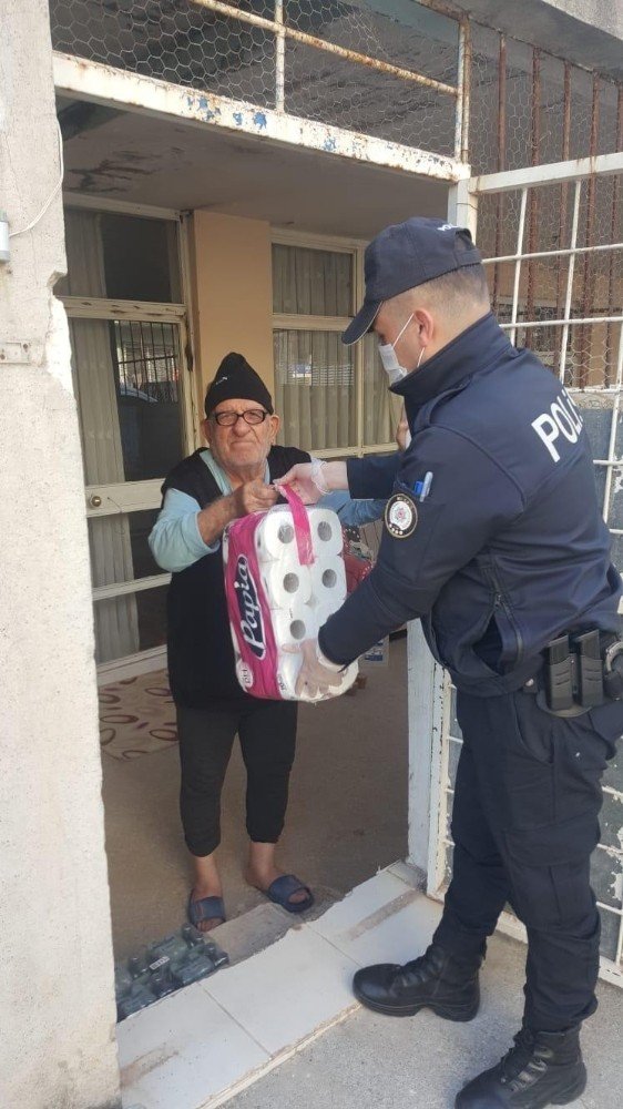 Mersin'de Evinden Çıkamayanlara Polis Desteği