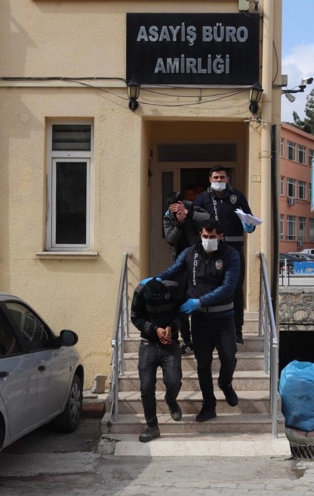 Antalya'da Hırsızlar Camiye Dadandı