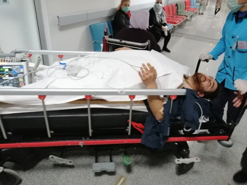 Aksaray'da Üvey Kardeşlerin Bilgisayar Kavgası Hastanede Bitti