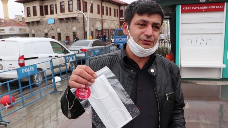 Karaman’da Hayırsever İmalatçı 20 Bin Adet Maske Dağıttı