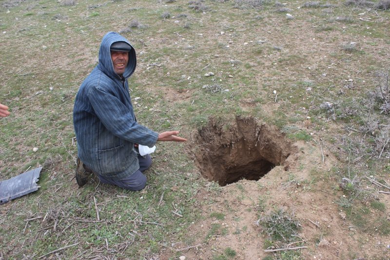 Karapınar'da Obruklara Bir Yenisi Eklendi