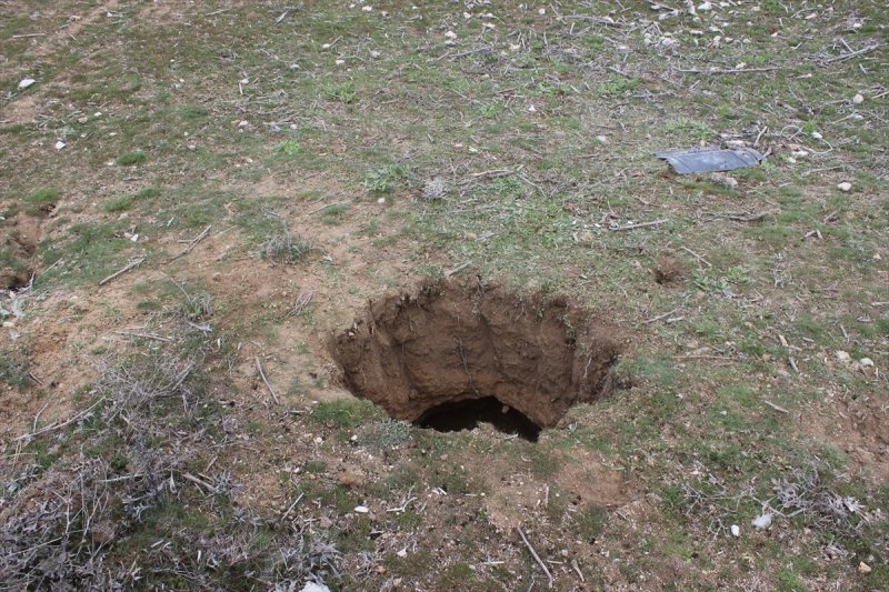 Karapınar'da Obruklara Bir Yenisi Eklendi