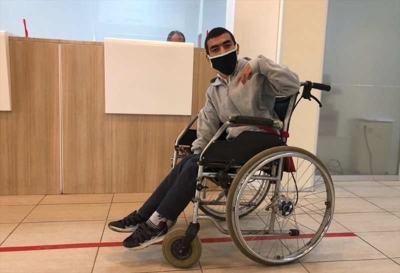 Karaman'da Engelli Genç Harçlığıyla Milli Dayanışma Kampanyasına Katıldı