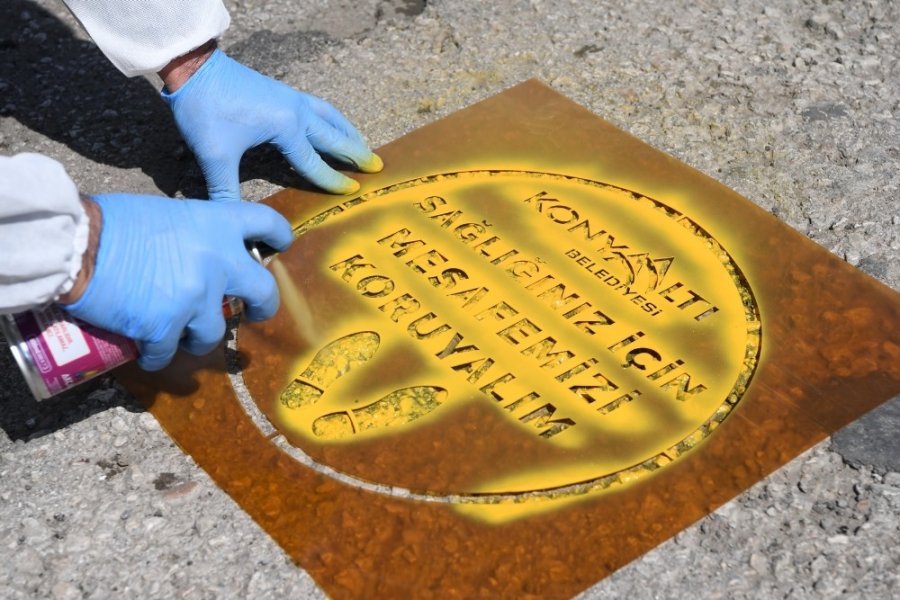 Konyaaltı’nda Vatandaşa Ücretsiz Maske Dağıtımı Devam Ediyor