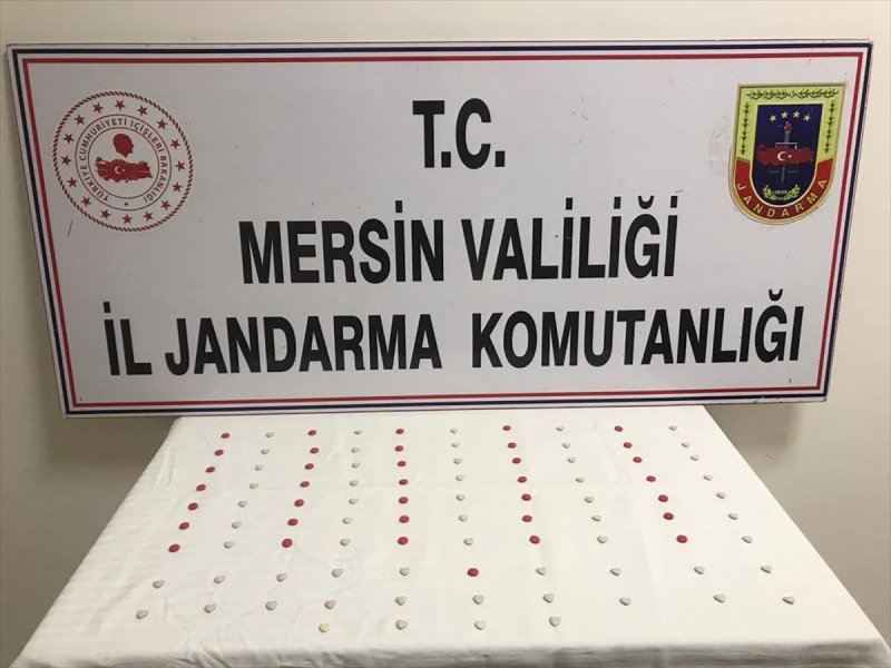 Mersin'de Zehir Taciri Engelli Kızını Kalkan Yaptı