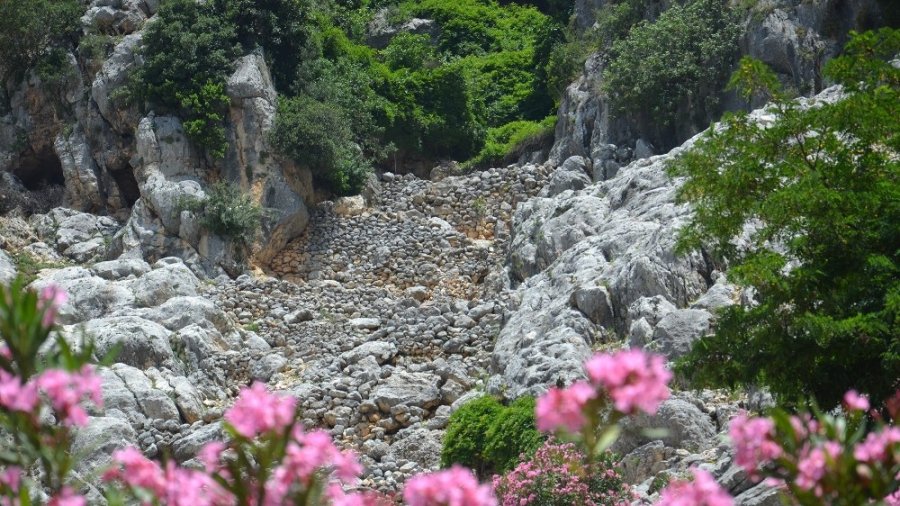 Meü’nün Tarsus’ta Gerçekleştirdiği Arkeolojik Araştırmalar Kitaplaştırıldı