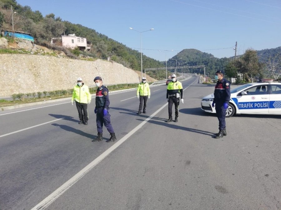 Antalya’da Korona Yasağına Uymayanlara Ceza Yağdı