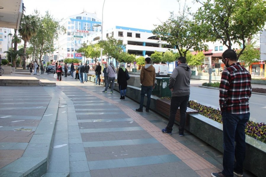 Antalya’da Korona Yasağına Uymayanlara Ceza Yağdı