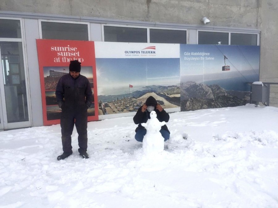 Antalya’nın 2 Bin 365 Metre Zirvesine Kar Düştü