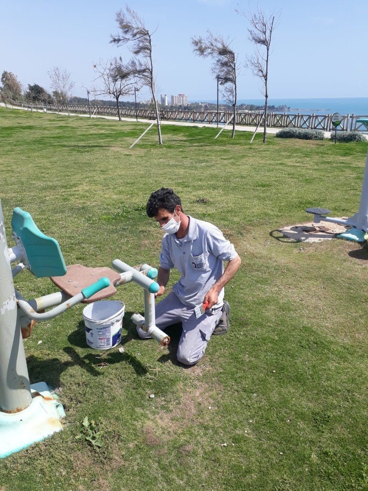 Büyükşehir Ziyaretçi Girişine Kapalı Parkları Bakıma Aldı