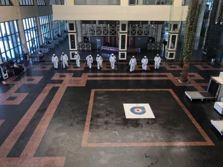 Antalya’nın 19 İlçesi 32 Bin Litre Dezenfektan İle Temizlendi