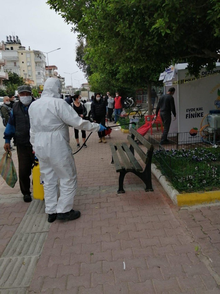 Antalya’nın 19 İlçesi 32 Bin Litre Dezenfektan İle Temizlendi