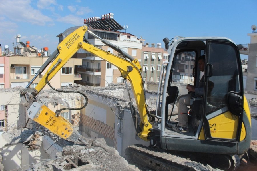 Antalya'da İşçinin Tehlikeli Ekmek Davası