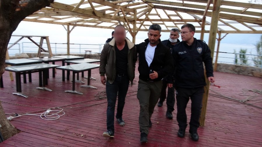 Antalya'da Zihinsel Engelli Genç İntihara Kalkıştı