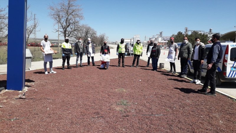 Konya Ankara Bağlantı Noktasında Polise Tatlı Sürpriz