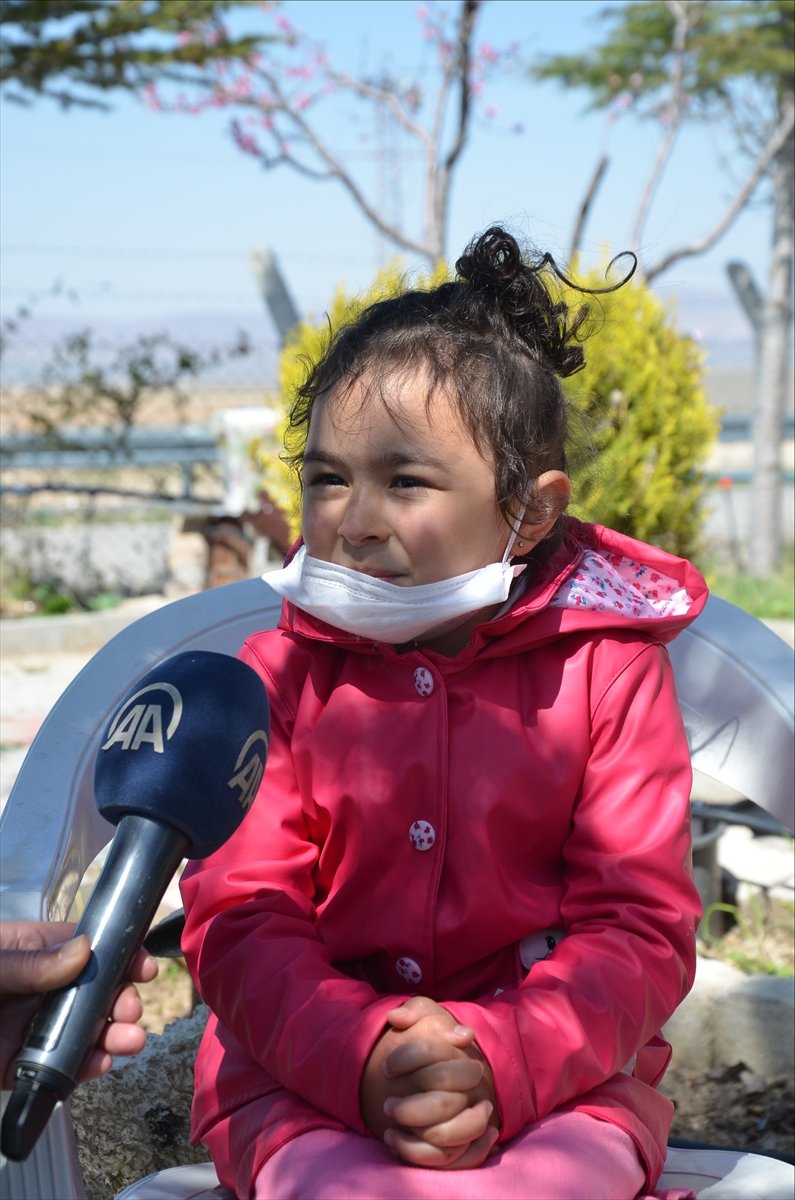 Duygulandıran Kavuşma Sonrası Öykü'den "Evde Kal" Çağrısı