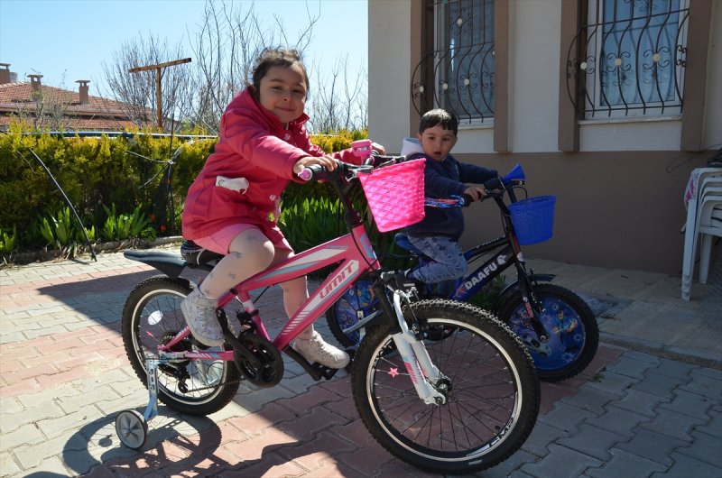 Duygulandıran Kavuşma Sonrası Öykü'den "Evde Kal" Çağrısı