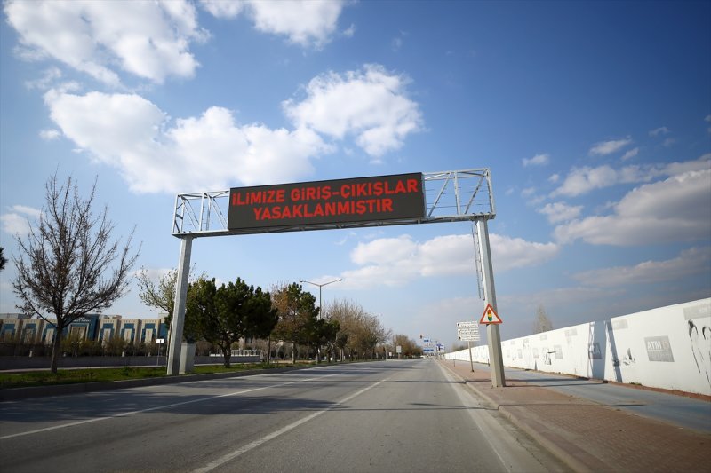 Konya'nın Cadde Ve Sokaklarında Gün Böyle Geçti