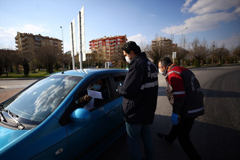 Konya'nın Cadde Ve Sokaklarında Gün Böyle Geçti