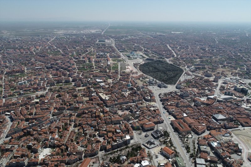 Konya'nın Cadde Ve Sokaklarında Gün Böyle Geçti