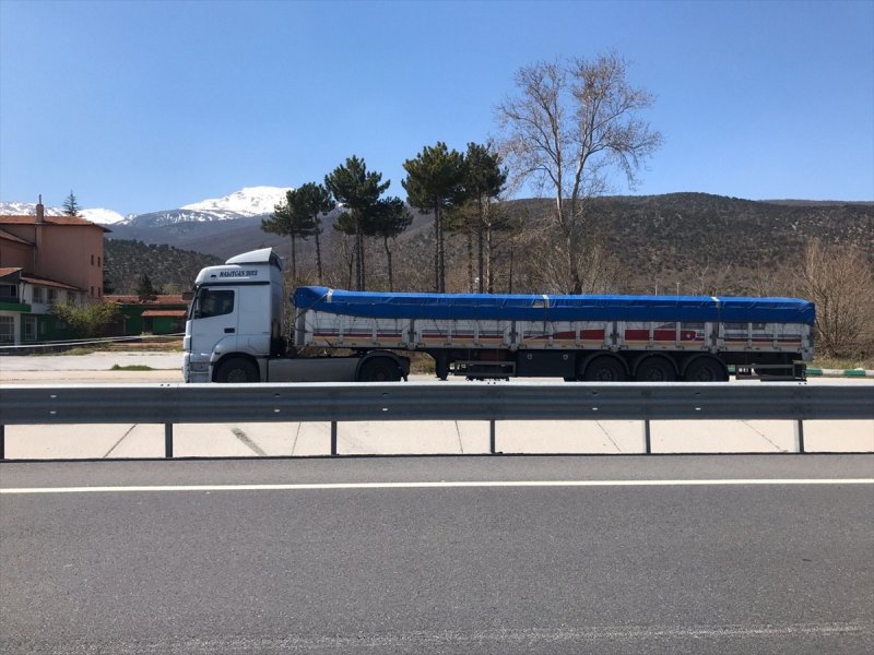 Konya Bağlantı Yollarında "Sokağa Çıkma Yasağı" Sakinliği