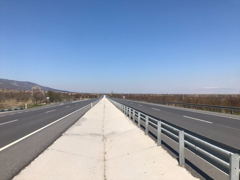 Konya Bağlantı Yollarında "Sokağa Çıkma Yasağı" Sakinliği