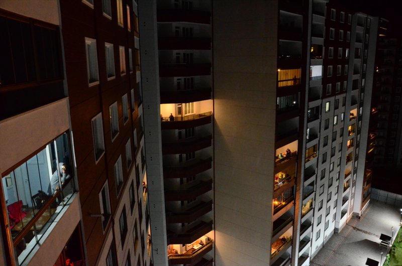 Turkuaz City Sakinlerine Hüseyin Ak İle Moral Gecesi