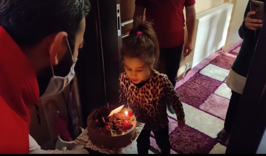 Konya'da Küçük Kıza Doğum Günü Sürprizi