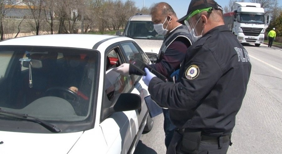 Konya Giriş Çıkışlarında Kontroller Devam Ediyor