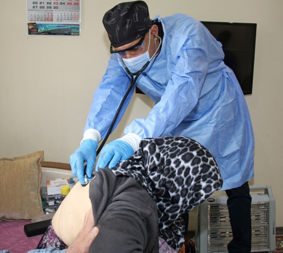 Büyükşehir’in Evde Sağlık Hizmeti Yaşlı Bireyleri Yalnız Bırakmıyor