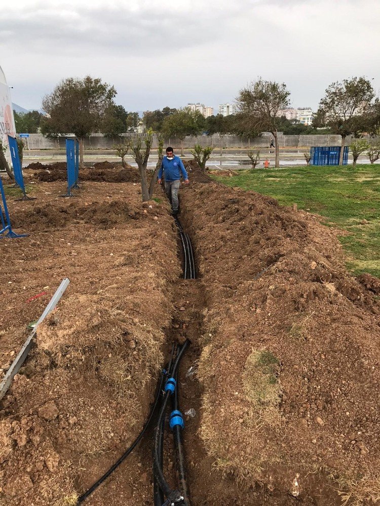 Konyaaltı Sahili Sezona Hazırlanıyor