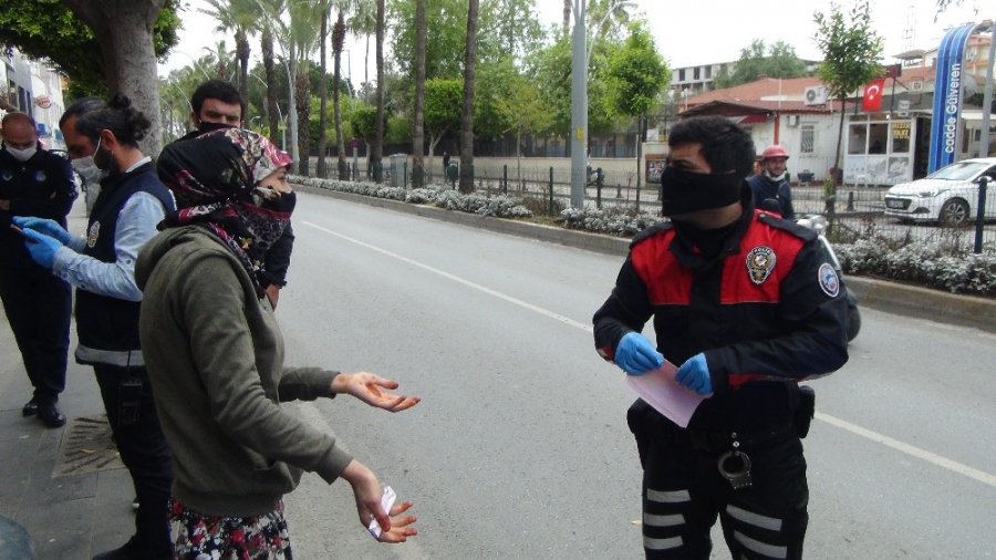 Antalya'da Dilenci Kadın Cezaya Karşı Kazancına Güveniyor