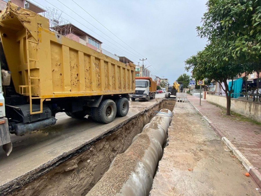 Fener Mahallesinde Yağmur Suyu Çalışması