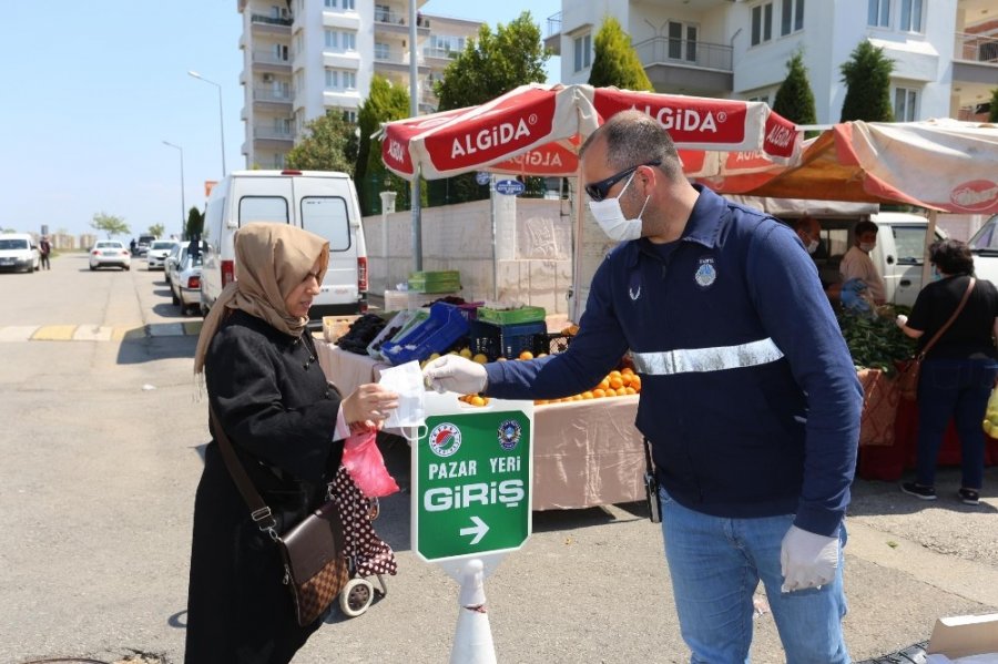 Kepez Belediyesi 11 Semt Pazarında, 2 Günde 27 Bin 800 Maske Dağıttı