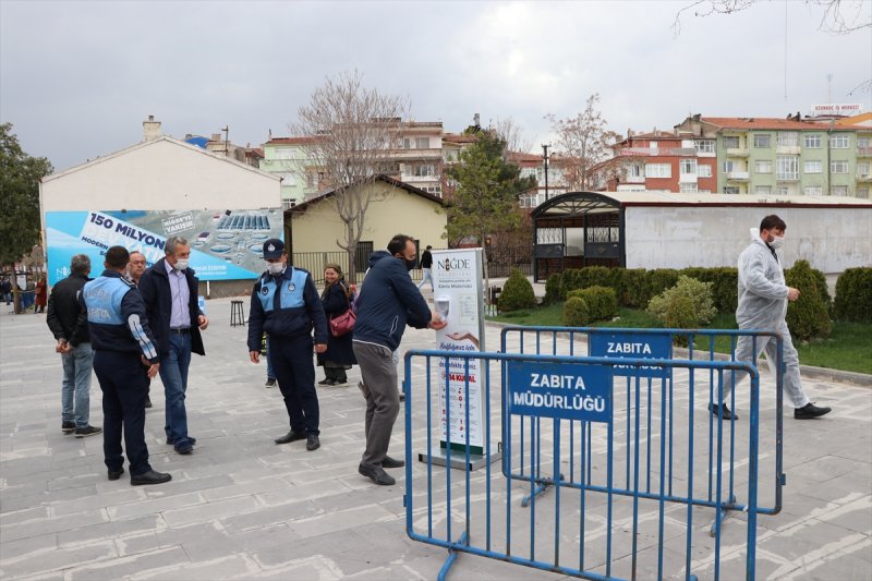 Niğde Belediyesi Günlük 8 Bin Maske Dağıtıyor