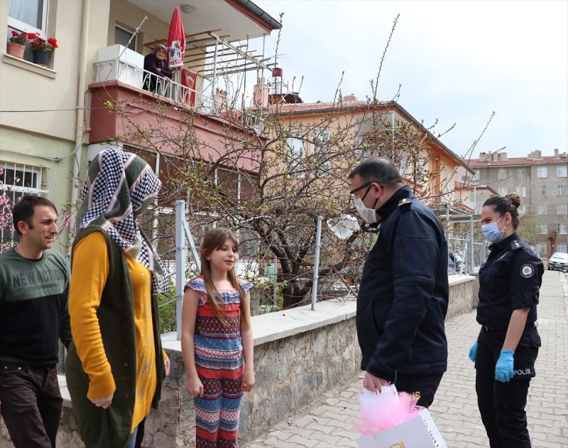 Niğde Emniyet Müdürü Niğdeli Fedakar Kıza Sürpriz Yaptı