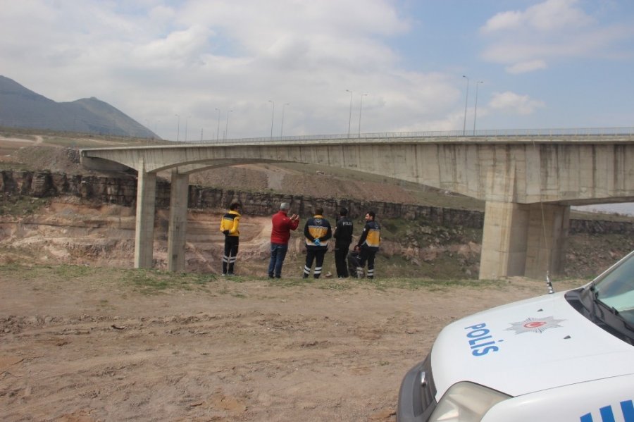 Kayseri'de Elektronik Mühendisi, 200 Metre Yükseklikten Kendini Attı