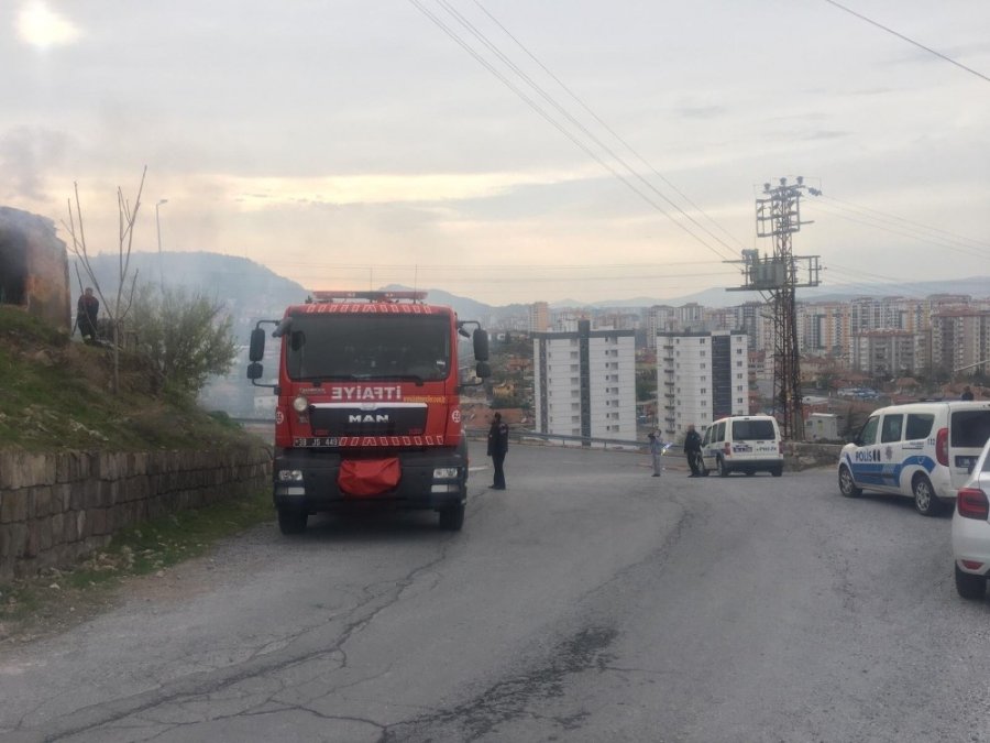 Metruk Binadaki Yangın İtfaiye Ekiplerince Söndürüldü