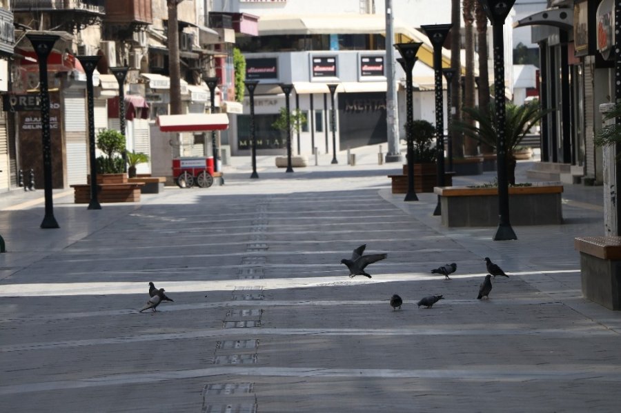 Mersin’de Cadde Ve Sokaklarda Büyük Sessizlik