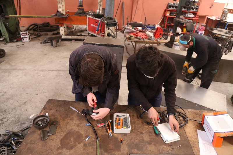 Üniversitelilerin Yaptığı ''Dezenfeksiyon Kapısı''na İlgi Arttı