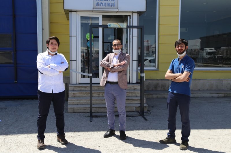 Üniversitelilerin Yaptığı ''Dezenfeksiyon Kapısı''na İlgi Arttı