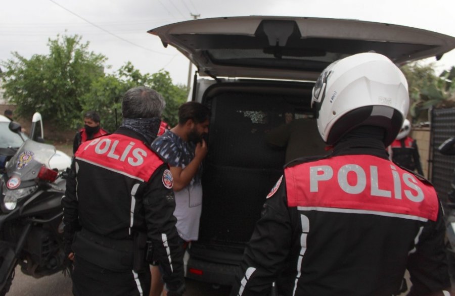 Antalya’da Sokak Kısıtlamasını İhlal Eden 4 Kişiye Ceza