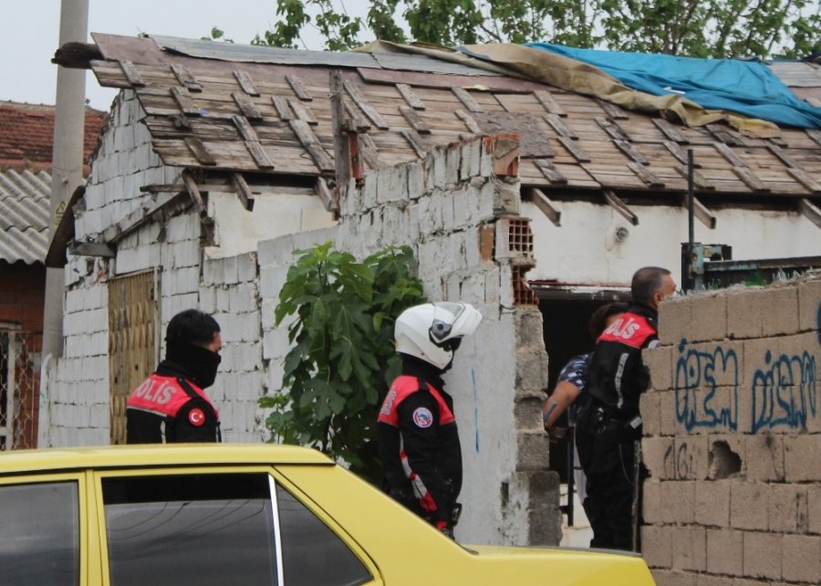 Antalya’da Sokak Kısıtlamasını İhlal Eden 4 Kişiye Ceza