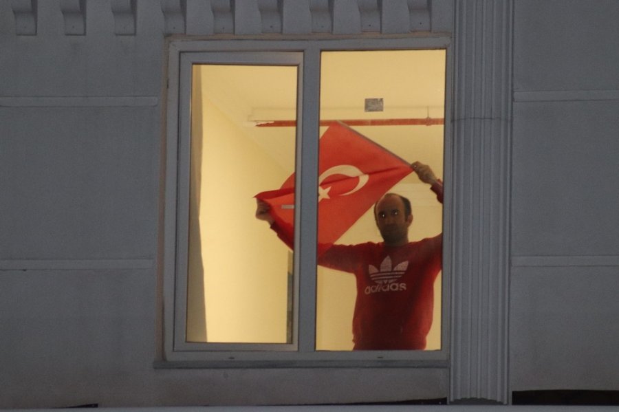 Karaman’da Karantinadaki Vatandaşlarımız İstiklal Marşı Okudu