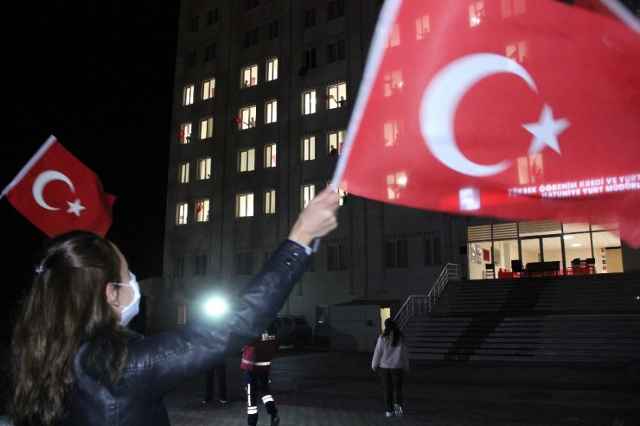 Karaman’da Karantinadaki Vatandaşlarımız İstiklal Marşı Okudu