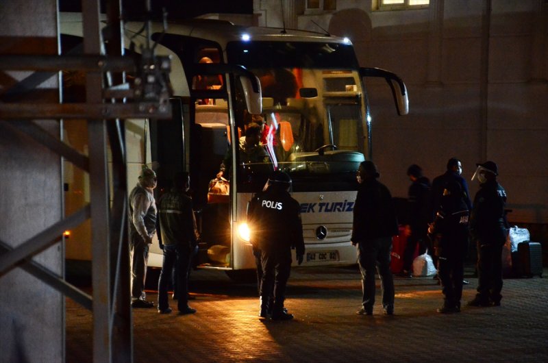 Suudi Arabistan'dan 269 Türk Vatandaşı Yurda Getirildi